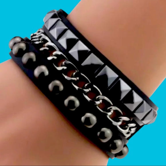 Black goth wristband - Picture 2 of 2
